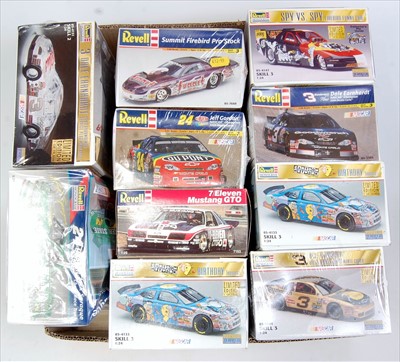 Lot 1523 - Ten various boxed as issued Revell 1/24 scale...