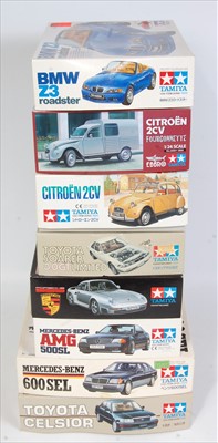 Lot 1531 - Eight various boxed mixed scale classic car...