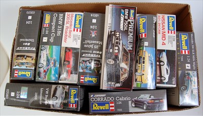 Lot 1532 - Ten various boxed as issued Revell 1/24 scale...