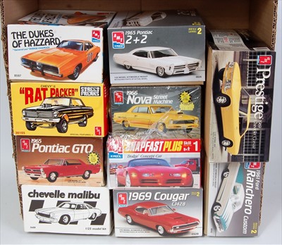 Lot 1541 - An AMT/ERTL 1/25 scale classic car and racing...