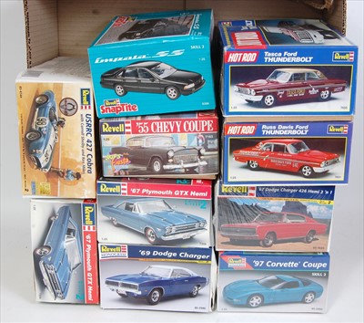 Lot 1587 - Ten various boxed Revell and Revell Snap-Tight...