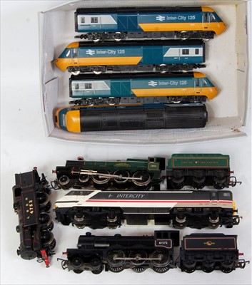 Lot 782 - Mixed collection of Hornby items 2x two car...