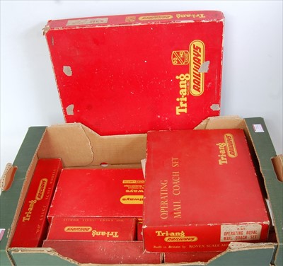 Lot 786 - Mixed tray items R161 hopper car set, TPO set,...