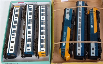 Lot 780 - A Hornby 3-coach HST set, BR blue/grey (G)...