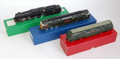 Lot 815 - Trix H0 BR standard class 5 engine and tender...