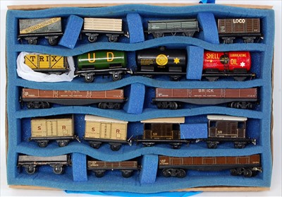 Lot 796 - Display tray containing 17 Trix Twin wagons,...