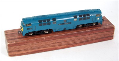 Lot 792 - A Trix BR blue 'Western Enterprise' yellow cab...