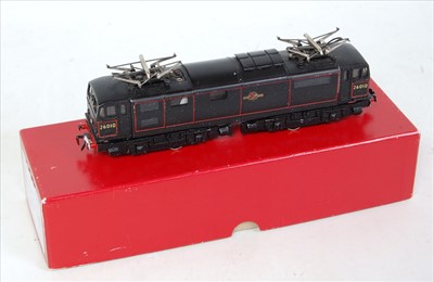 Lot 793 - A Trix 3-rail H0 BR black EM1 Bo-Bo 26010 (G)