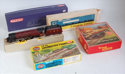 Lot 855 - Mixed lot ex model maker's workshop Triang...