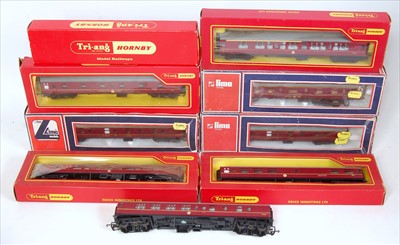 Lot 719 - Six Triang Hornby Mk1 maroon coaches, all...