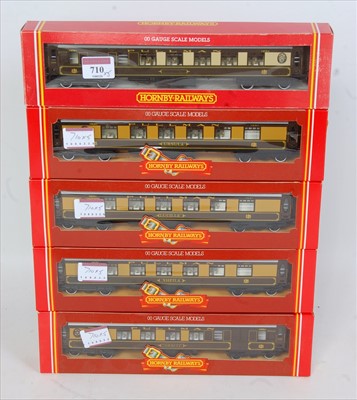 Lot 710 - 5 Hornby Pullman Cars 3x R223 and 2x R233...