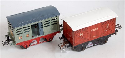 Lot 502 - Two Hornby wagons 1932-3 no. 1 cattle NE red...