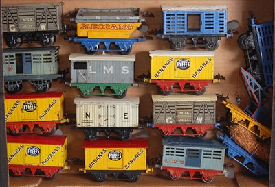 Lot 505 - Large tray containing 16 pre-war Hornby wagons...