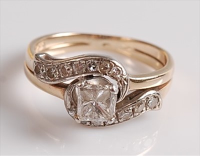 Lot 2131 - A yellow metal diamond solitaire ring,...