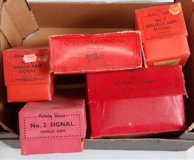Lot 545 - Various Hornby accessories:- no. 1 level...