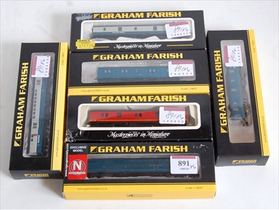 Lot 891 - Selection of Graham Farish by Bachmann N gauge...