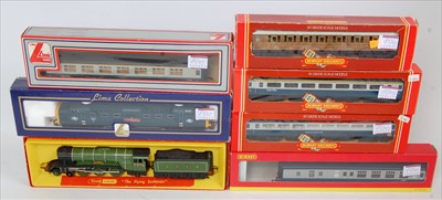 Lot 837 - A Triang Hornby R855 LNER green 'Flying...