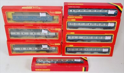 Lot 871 - 8 Triang Hornby BR blue/grey coaches, R226,...