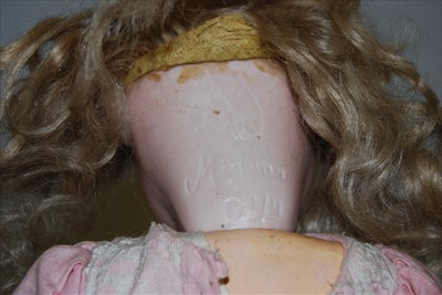Lot 2161 - A Felix Arena 'Mignon' bisque head doll,...