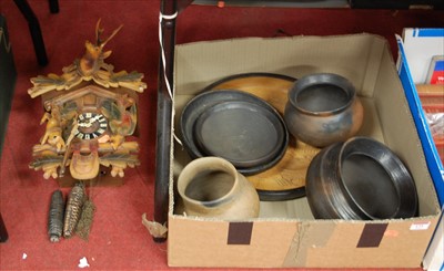 Lot 173 - A box of assorted treen bowls