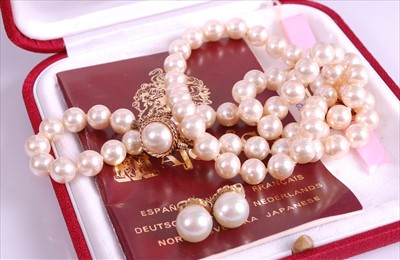 Lot 380 - A 'Majorca' cultured pearl necklace, with...