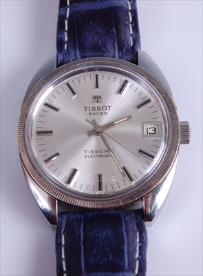 Lot 383 - A gent's Tissot steel cased Tissonic...