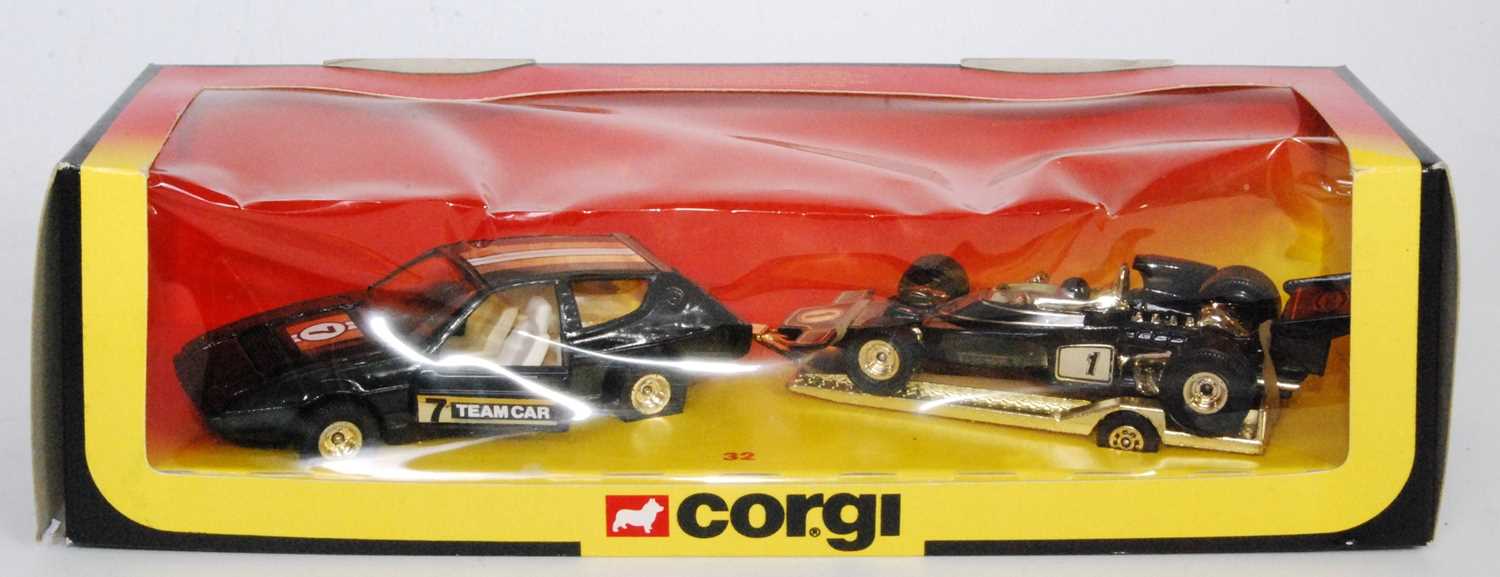Lot 1653 - A Corgi Toys gift set No. 32 Lotus JPS F1
