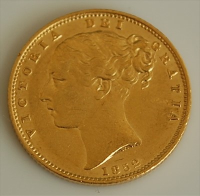 Lot 245 - Great Britain, 1852 gold full sovereign