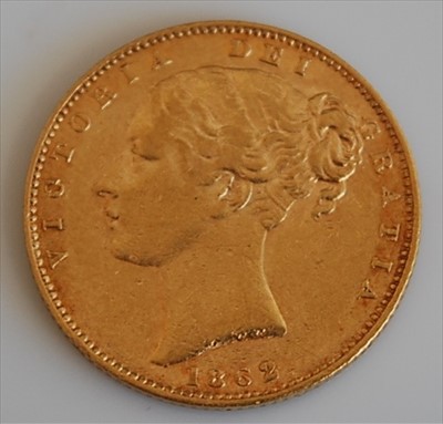 Lot 255 - Great Britain, 1862 gold full sovereign