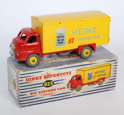 Lot 1949 - A Dinky Toys No. 923 Big Bedford Heinz...