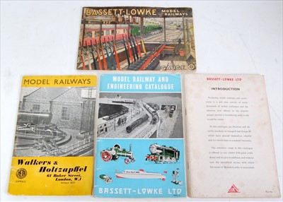 Lot 915 - Collection of Train and Model collecting...