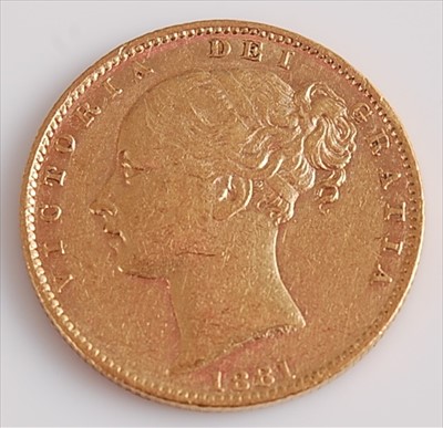 Lot 298 - Great Britain, 1881 gold full sovereign