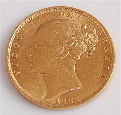 Lot 300 - Great Britain, 1882 gold full sovereign