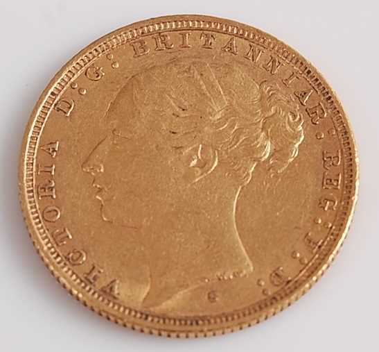 Lot 303 - Great Britain, 1884 gold full sovereign