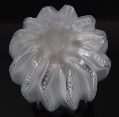 Lot 68 - A contemporary Lalique moulded and frosted...