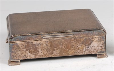 Lot 121 - A 1950s silver engine turned table cigar box,...