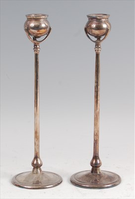 Lot 123 - A pair of contemporary silver candlesticks,...
