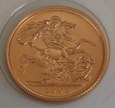 Lot 401 - Great Britain, 2001 gold full sovereign