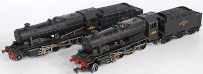 Lot 607 - 2 Hornby Dublo 3-rail class 8F engines and...