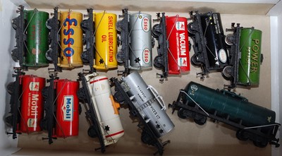 Lot 608 - Selection of Hornby Dublo tank wagons 9x D1...
