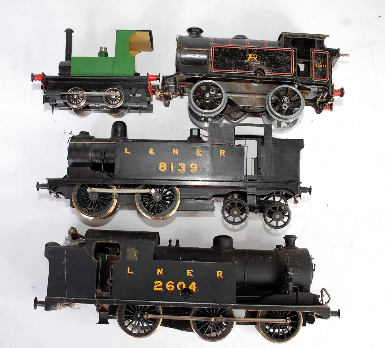 Lot 326 - Selection of electric and clockwork...