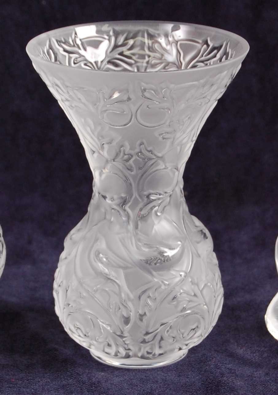 Lot 56 - A contemporary Lalique frosted and moulded...