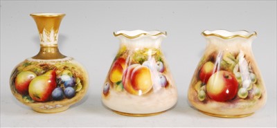 Lot 1082 - A Worcester porcelain bottle vase, shape...