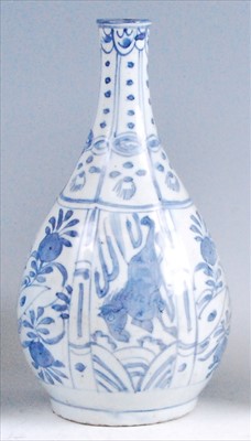 Lot 1334 - A Chinese blue and white Krak porcelain bottle...