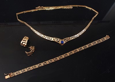 Lot 2151 - A yellow metal suite of jewellery, comprising...