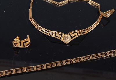 Lot 2151 - A yellow metal suite of jewellery, comprising...