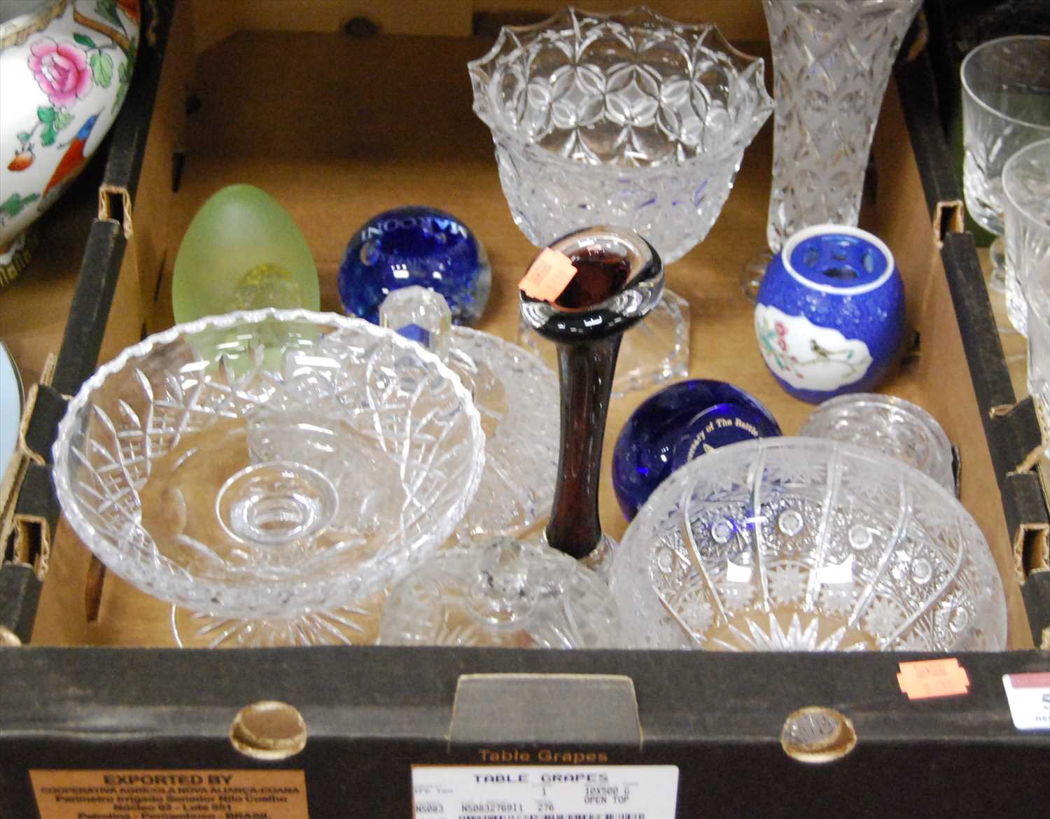 Lot 58 - A box of miscellaneous glassware, to include...