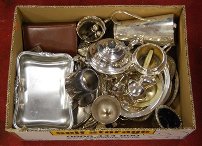 Lot 134 - A box of miscellaneous silver plated wares, to...