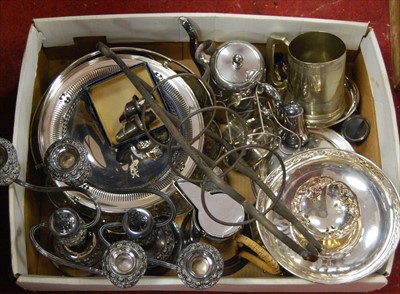 Lot 233 - A box of miscellaneous metalware, to include...