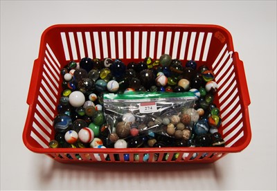Lot 274 - A large collection of Victorian and later marbles